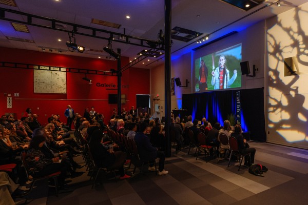Une quarantaine d'&eacute;tudiantes et &eacute;tudiants aux cycles sup&eacute;rieurs ont pu profiter de bourses d'excellence cette ann&eacute;e, dont plusieurs &eacute;taient sur place le 30 mars dernier.