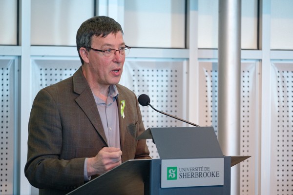 Jean-Pierre Perreault, vice-recteur &agrave; la recherche et aux &eacute;tudes sup&eacute;rieures de l'Universit&eacute; de Sherbrooke