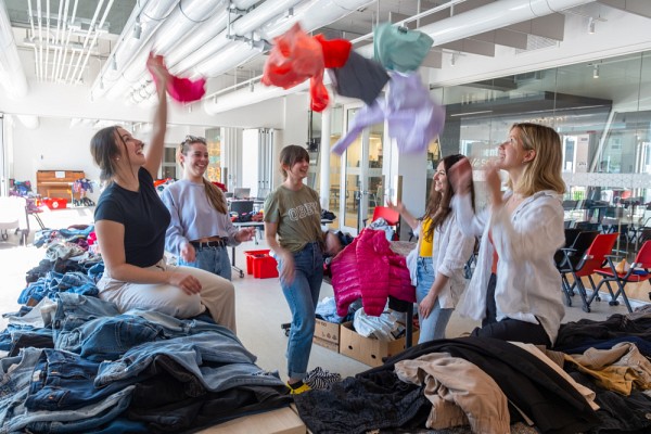 Une friperie avait &eacute;t&eacute; organis&eacute;e en 2023 par des &eacute;tudiantes et &eacute;tudiants du programme en sciences infirmi&egrave;res.