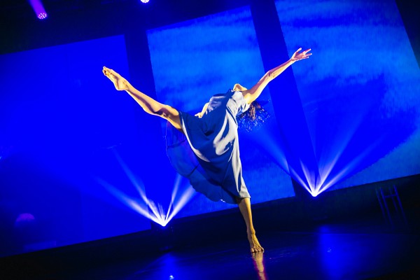 Pre H&eacute;l&egrave;ne Boisjoly a eu droit &agrave; une prestation en musique et en danse :&nbsp;Je voudrais voir la mer, avec le concours d&rsquo;Amandine Gonzalez en danse et d&rsquo;Anne-Marie Leblanc au violoncelle.