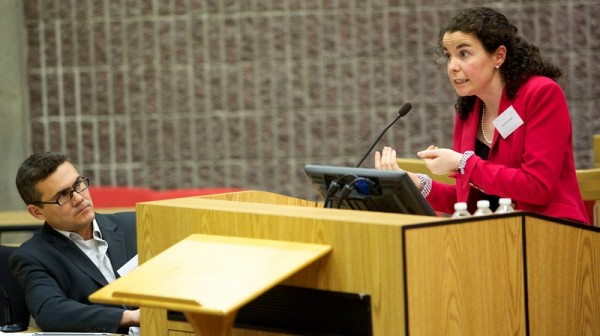 Les professeurs Mathieu Devinat et Marie-Pierre Robert.