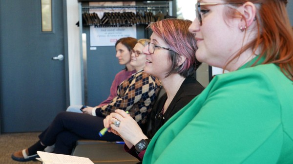 Pr&eacute;sente lors de l'&eacute;v&eacute;nement, la professeure Isabelle Lacroix dirige le projet Dialogues quantiques, en collaboration avec le professeur Alexandre Blais, de la Facult&eacute; des sciences.