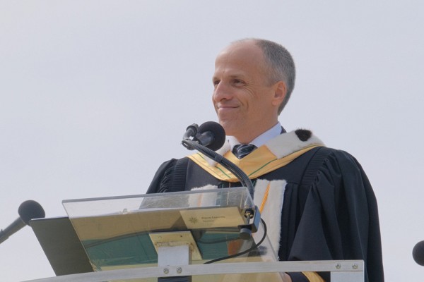 Le recteur de l'UdeS, Pr Pierre Cossette