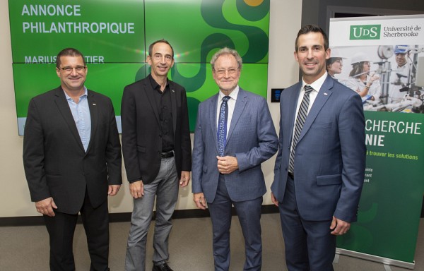 M. Pascal Gr&eacute;goire, directeur g&eacute;n&eacute;ral de La Fondation, Pr Jean Proulx, doyen de la Facult&eacute; de g&eacute;nie, M. Marius Cloutier, donateur, et M. Alexandre Goulet, directeur du d&eacute;veloppement philanthropique &agrave; la Facult&eacute; de g&eacute;nie