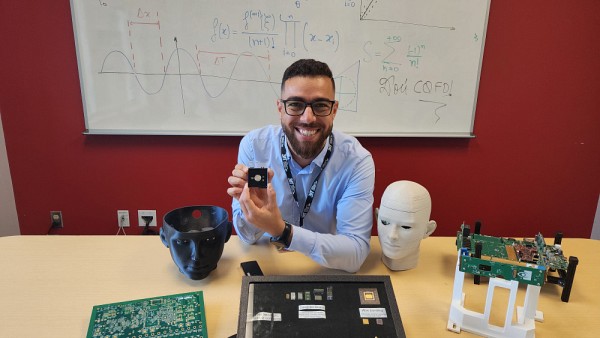 Marwan Besrour et son projet d'implant r&eacute;tinien au 3IT.