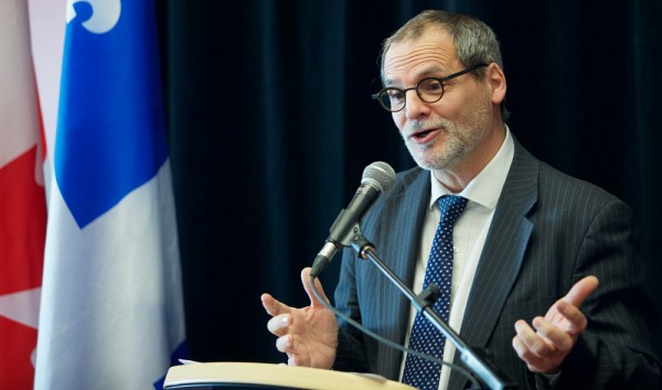Le vice-recteur au d&eacute;veloppement durable et aux relations gouvernementales et vice-recteur au Campus de Longueuil, Alain Webster, &eacute;tait pr&eacute;sent &agrave; cette annonce pour expliquer l'utilisation de ces fonds.