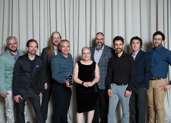 De gauche &agrave; droite : Olivier Dussault-Frenette, ing., Jean-Fran&ccedil;ois Beauboin, ing., Maxime Gaudreault, ing., R&eacute;jean Fontaine, ing., Sophie Larivi&egrave;re Mantha, ing. (Pr&eacute;sidente de l&rsquo;OIQ), Jonathan Bouchard, ing., Louis-Michel Collin, ing., Arnaud Samson, ing., Marc-Andr&eacute; Hachey, ing.Photo : Fournie