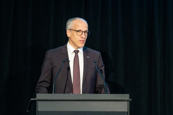 Le professeur Pierre Cossette, recteur de l&rsquo;UdeS.