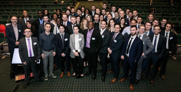 Groupe d&rsquo;&eacute;tudiantes et d&rsquo;&eacute;tudiants invit&eacute;s par la Chaire Desjardins &agrave; participer au Colloque qu&eacute;b&eacute;cois sur l&rsquo;investissement responsable PRI-ONU, tenu &agrave; Montr&eacute;al en novembre 2018.