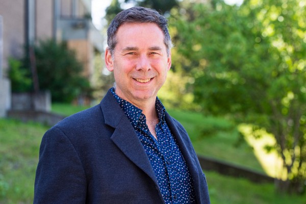 Jean-Fran&ccedil;ois Desbiens, vice-doyen &agrave; la formation &agrave; la FASAP, est&nbsp; aussi membre du Centre de recherche interuniversitaire sur la formation et la profession enseignante et de la F&eacute;d&eacute;ration des &eacute;ducateurs et &eacute;ducatrices physiques enseignants du Qu&eacute;bec.