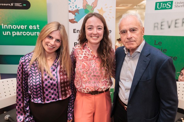 Pre Val&eacute;rie Grandbois, prend la pause aupr&egrave;s de Rosemarie St-Yves Ferron et Giuseppe Racanelli, tout juste apr&egrave;s le t&eacute;moignage de ces derniers.