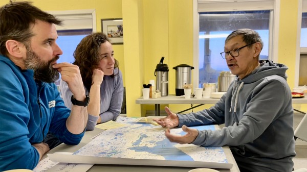 Fr&eacute;d&eacute;ric Bouchard, St&eacute;phanie Coulombe et un a&icirc;n&eacute; Richard Ekpakohak (photo fournie).