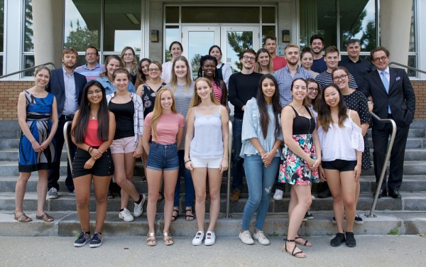 Une premi&egrave;re rencontre entre &eacute;tudiantes et &eacute;tudiants en communication du Qu&eacute;bec et de la Belgique.