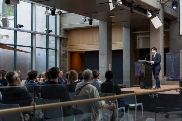 Le professeur Dave Gu&eacute;nette