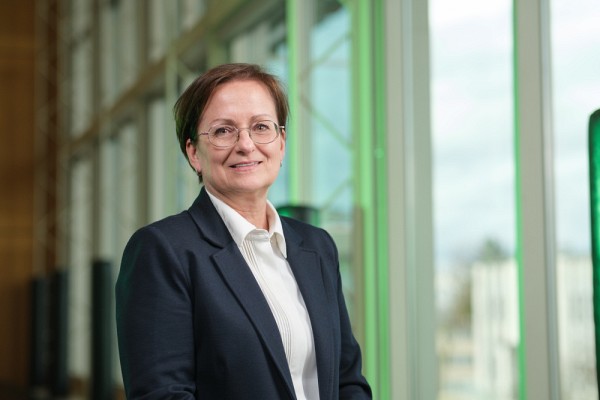 Directrice g&eacute;n&eacute;rale du Campus de Longueuil, Anne Aubriot trouve essentiel d'agir comme mod&egrave;le dans son milieu pour montrer l'exemple en mati&egrave;re de d&eacute;veloppement durable.