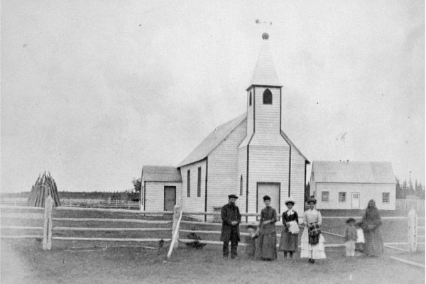 Les environnements de naissance des femmes, leurs d&eacute;placements d&rsquo;un milieu urbain &agrave; un milieu rural, entre deux milieux du m&ecirc;me type ainsi que de part et d&rsquo;autre du fleuve, ont une incidence sur la f&eacute;condit&eacute; et la prog&eacute;niture de nos anc&ecirc;tres.
