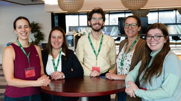 Les membres du comit&eacute; organisateur :&nbsp;Pre Isabelle Laforest-Lapointe, V&eacute;ronique Bisaillon, Fr&eacute;d&eacute;rick Turgeon, Pre Marie-Luc Arpin, Carolyne Houle)