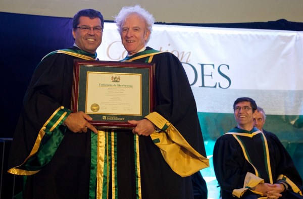 Le doyen, Serge Striganuk et le professeur &eacute;m&eacute;rite, Jacques Tardif. 