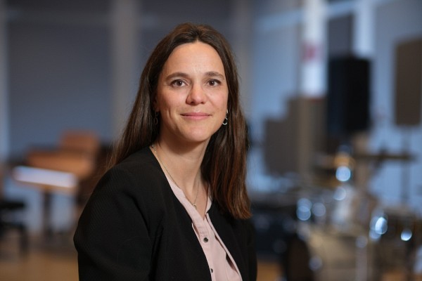 La professeure &agrave; l'&Eacute;cole de musique Ariane Couture se sp&eacute;cialise en musicologie.