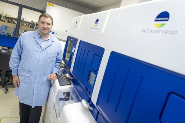 Le professeur&nbsp;Simon L&eacute;vesque