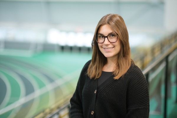 Maintenant entra&icirc;neuse de CrossFit, Camille excelle en danse, alors qu'elle a particip&eacute; &agrave; des comp&eacute;titions internationales dans le domaine de la danse hip-hop.