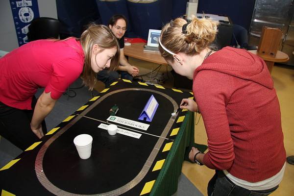 Le train &agrave; l&eacute;vitation magn&eacute;tique, l'un des exposants du salon Explore ton avenir.