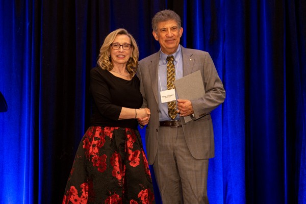 Le Pr Abatzoglou a particip&eacute; &agrave; la c&eacute;r&eacute;monie d'intronisation qui a eu lieu lors du gala de l'EIC &agrave; Gatineau le samedi 20 avril 2024.&nbsp;