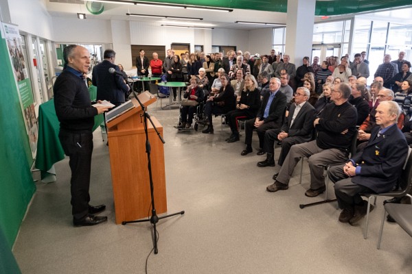 L'apport important d'Yvon Lamarche &agrave; la communaut&eacute; universitaire a &eacute;t&eacute; soulign&eacute; &agrave; l'occasion du d&eacute;voilement de la nouvelle d&eacute;nomination portant son nom.