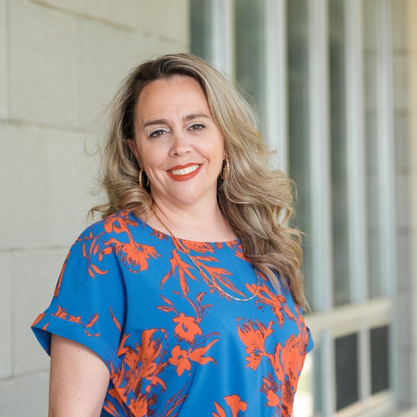 Professeure Nathalie Cadieux, D&eacute;partement de management et de gestion des ressources humaines, &Eacute;cole de gestion.