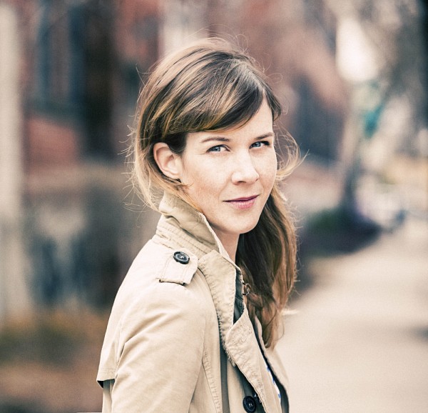 Professeure Sarah Rocheville, D&eacute;partement des arts, langues et litt&eacute;ratures, Facult&eacute; des lettres et sciences humaines.