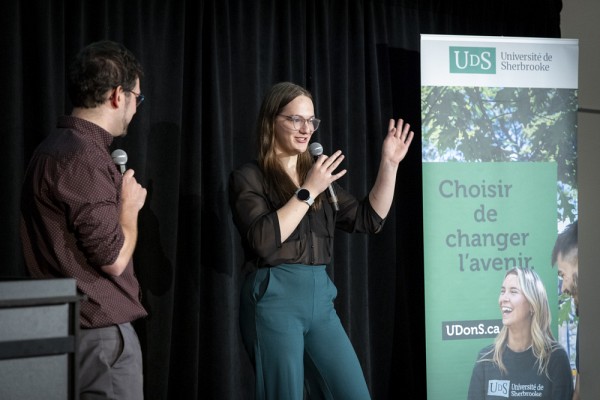 &Eacute;lodie d'Astous, premi&egrave;re laur&eacute;ate d'une bourse d'excellence Laurent et Claire B. Beaudoin.