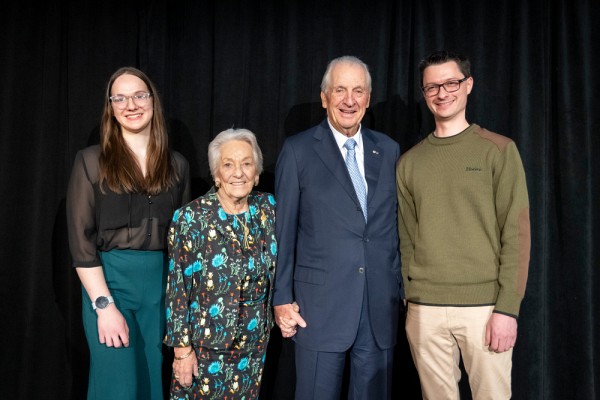 Pour &Eacute;lodie d'Astous et Gabriel Pouliot, les bourses d'excellence offertes par Laurent Beaudoin et Claire B. Beaudoin changent litt&eacute;ralement la donne en leur permettant de se consacrer enti&egrave;rement &agrave; leur parcours doctoral.