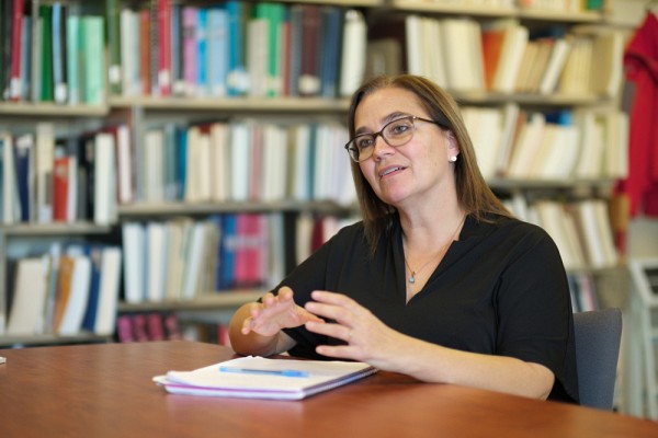 La professeure Marie-Pier Luneau.