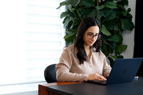 Samar consid&egrave;re que la vie sexuelle des personnes en situation de handicap doit faire partie de la discussion en contexte clinique.