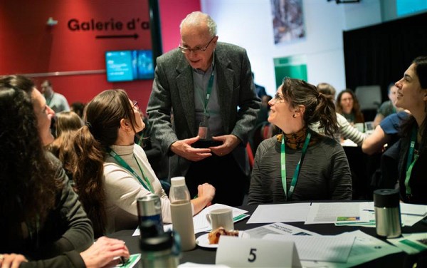Guid&eacute;es par des personnes ressources exp&eacute;riment&eacute;es, les&nbsp;personnes pr&eacute;sentes ont &eacute;t&eacute; convi&eacute;es &agrave; jouer diff&eacute;rents r&ocirc;les pendant les ateliers : repr&eacute;sentants gouvernementaux ou des milieux industriels, scientifiques, m&eacute;diatiques, ou encore de la soci&eacute;t&eacute; civile.