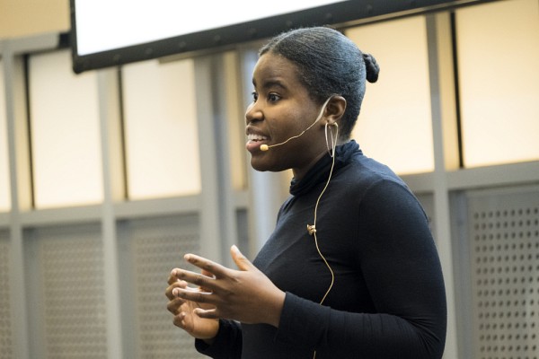 L'&eacute;tudiante en communication Wadlonde Louis, qui a remport&eacute; le Prix coup de c&oelig;ur du public.