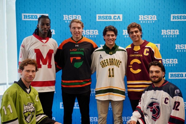 Les joueurs des &eacute;quipes qui int&eacute;greront la division 1 du hockey universitaire d&egrave;s la saison 2027-2028
