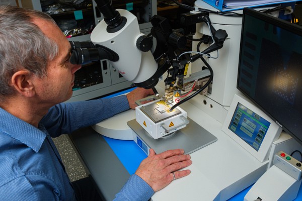 On veut pouvoir d&eacute;tecter de fa&ccedil;on pr&eacute;ventive les activit&eacute;s &eacute;lectriques anormales caract&eacute;ristiques des crises d'&eacute;pilepsie.