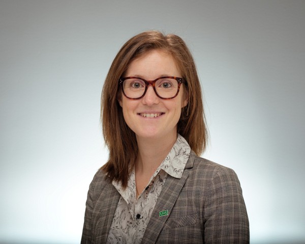 Annie Chaloux, professeure &agrave; l'&Eacute;cole de politique appliqu&eacute;e de la Facult&eacute; des lettres et sciences humaines et cotitulaire de la&nbsp;Chaire de recherche en diplomatie scientifique climatique : savoirs, technologies et gouvernance.