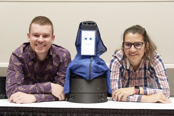 Adina et&nbsp;Marc-Antoine Maheux lors de l'&eacute;v&eacute;nement Demo&Drinks de la conf&eacute;rence Age Well &agrave; Regina en octobre dernier.&nbsp;