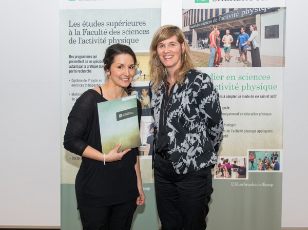 La doyenne Isabelle Dionne et Marie-Line Dallaire, r&eacute;cipiendaire du prix Incarnation des valeurs de la FASAP.