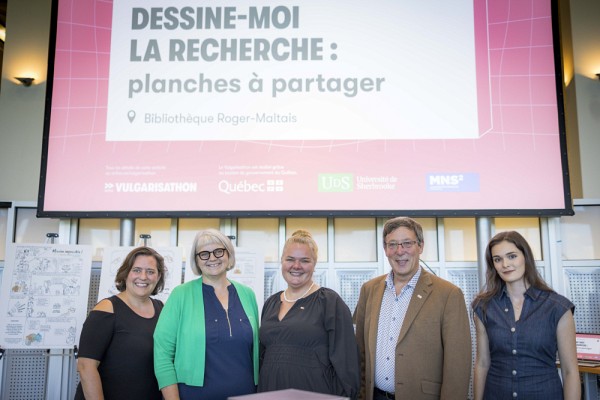 Isabelle Bruneau en compagnie de Chantal St-Louis, Pre Anne Lessard, Pr Jean-Pierre Perreault et Laura Bartert.