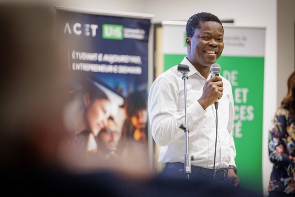 &Eacute;lie Fiogb&eacute;, stagiaire postdoctoral &agrave; l&rsquo;&Eacute;cole de r&eacute;adaptation, a d&eacute;voil&eacute; ErgoVision, une solution num&eacute;rique de pr&eacute;vention des troubles musculosquelettiques en milieu de travail. Gr&acirc;ce &agrave; l&rsquo;analyse posturale en temps r&eacute;el, l&rsquo;outil propose des ajustements imm&eacute;diats, des pauses actives et des suivis r&eacute;guliers.&nbsp;
