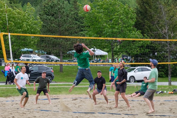 De nombreux membres du personnel ont pris part au d&eacute;fi sportif, qui permettait de bouger et de s'encourager avant la tenue de la journ&eacute;e du 1er&nbsp;juin.