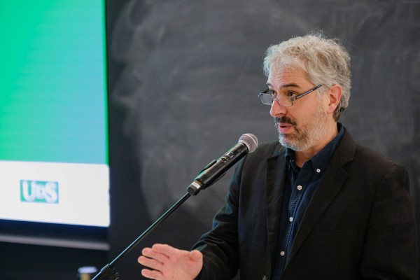 Le professeur Dany Garant, directeur du D&eacute;partement de biologie, agissait &agrave; titre de ma&icirc;tre de c&eacute;r&eacute;monie de la soir&eacute;e.