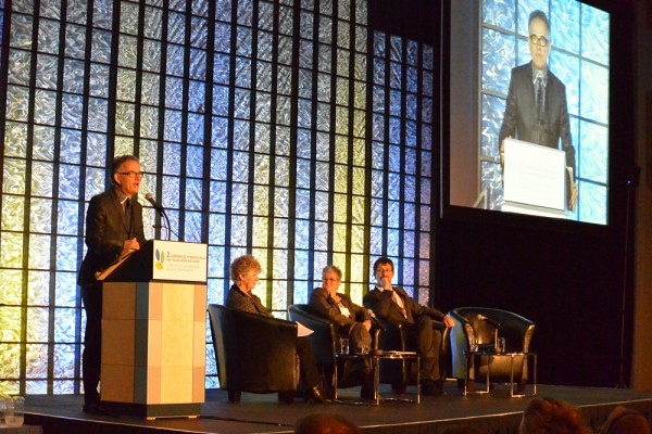 Mot d'ouverture du ministre de la Sant&eacute; et des Services sociaux du Qu&eacute;bec, le Dr R&eacute;jean H&eacute;bert, lors de la 2e Conf&eacute;rence internationale des villes amies des a&icirc;n&eacute;s.