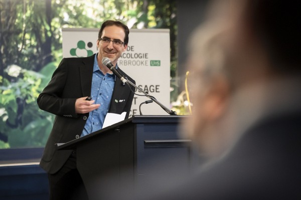 Le Pr Pierre-Luc Boudreault, premier titulaire de la chaire &Eacute;ric-Marsault, a prononc&eacute; quelques mots pour t&eacute;moigner de sa fiert&eacute;.