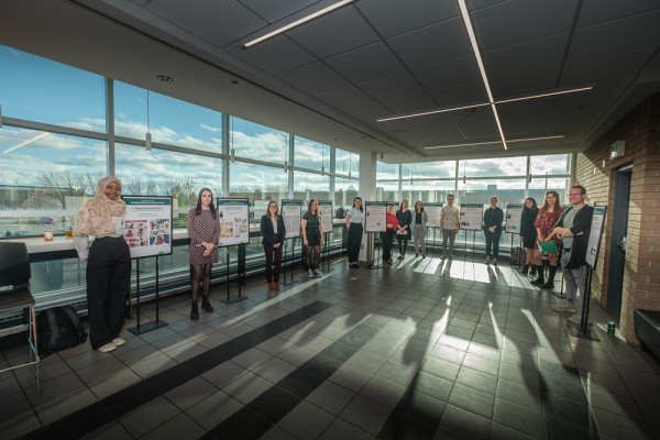 Les laur&eacute;ates et laur&eacute;ats du Concours de vulgarisation scientifique 2024 ont pu pr&eacute;senter leur cr&eacute;ation aux personnes invit&eacute;es.