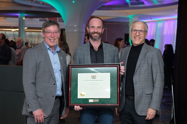 Fran&ccedil;ois Lamontagne est professeur au D&eacute;partement de m&eacute;decine de la Facult&eacute; de m&eacute;decine et des sciences de la sant&eacute;. Il est laur&eacute;at du Prix de la recherche et de la cr&eacute;ation dans la cat&eacute;gorie M&eacute;decine et sciences de la sant&eacute;.
