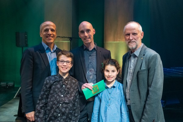 Andr&eacute; Cayer, prix Engagement professionnel au sein de l'UdeS